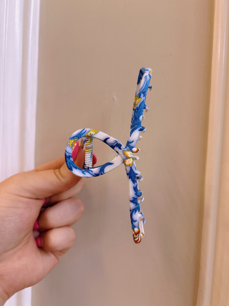 Vintage Toile Pattern Claw Clip