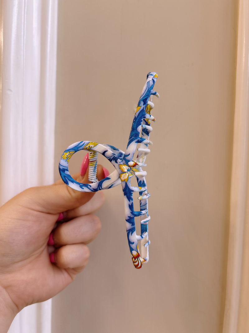 Vintage Toile Pattern Claw Clip